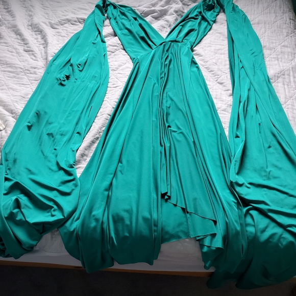 Infinity Green Dress - Picture 2 of 3